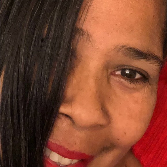 Meet your Posher, Lisa - Picture 2 of 2